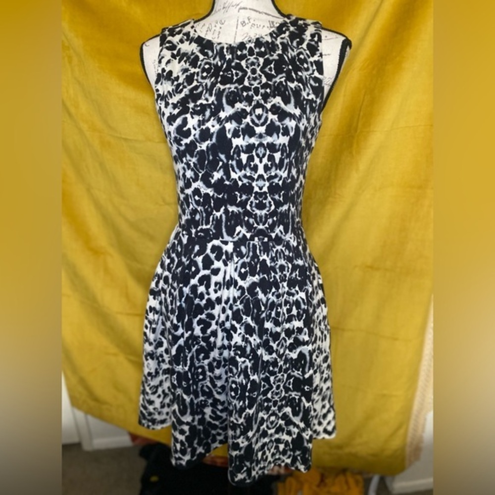 Mossimo - Monochrome Cheetah Print Sleeveless Dress - XS - EUC